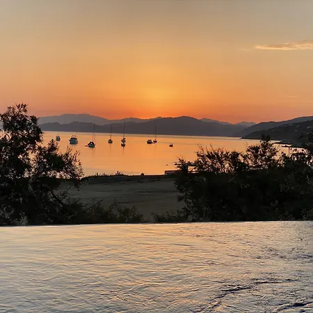 Ξενοδοχείο με διαμερίσματα Saletta Mare 4*